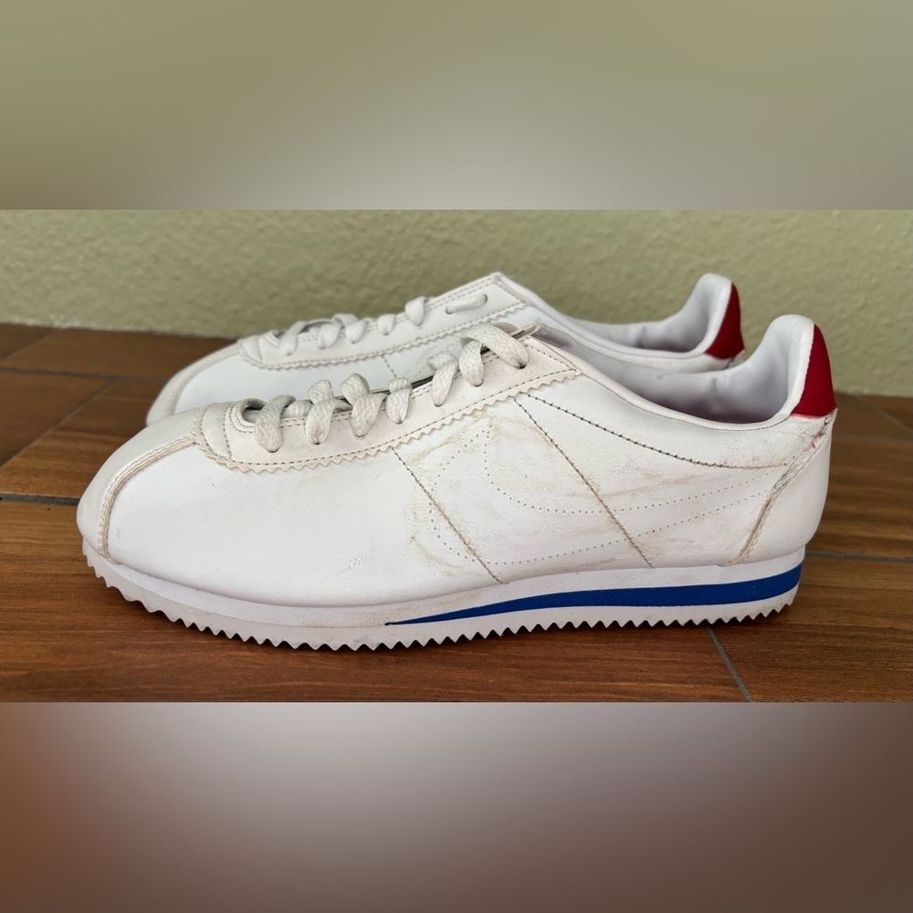 Nike Classic Cortez Leather Sneakers White Leather Upper & Red Heel Tab Size: 10